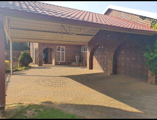 3 BEDROOM HOUSE FOR SALE IN VANDERBIJLPARK SE 3